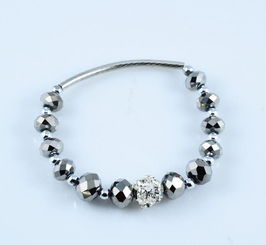 地摊热卖水晶手链 外贸尾单货源解析与韩国手链销售策略