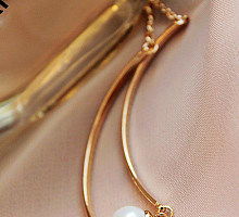 小Z外贸饰品铺子 集欧美复古、韩国水晶与美发饰品于一体的零售批发王国